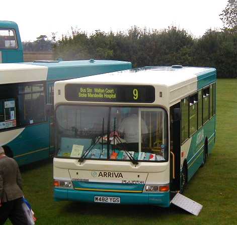 Arriva the Shires W482YGS