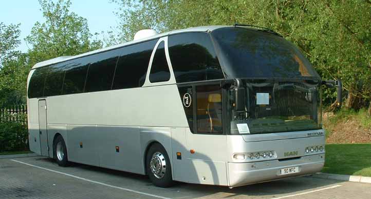 Motts Neoplan Starliner