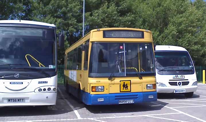 Bournemouth Yellow Buses Dennis Dart East Lancs M454LLJ