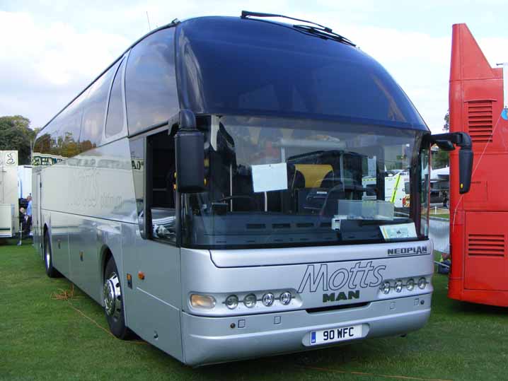 Motts Neoplan Starliner