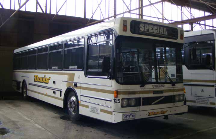 Davis' Volvo B10B/Volgren
