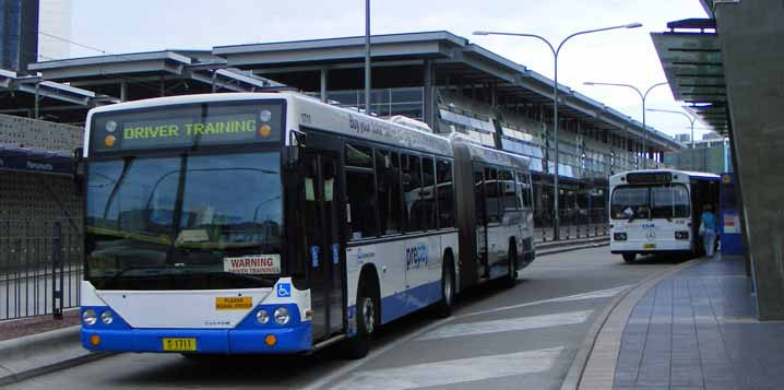 Sydney Buses Volvo B12BLEA artic