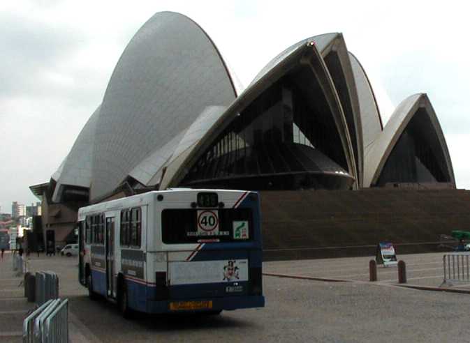 Mercedes O305 & Sydney Opera House