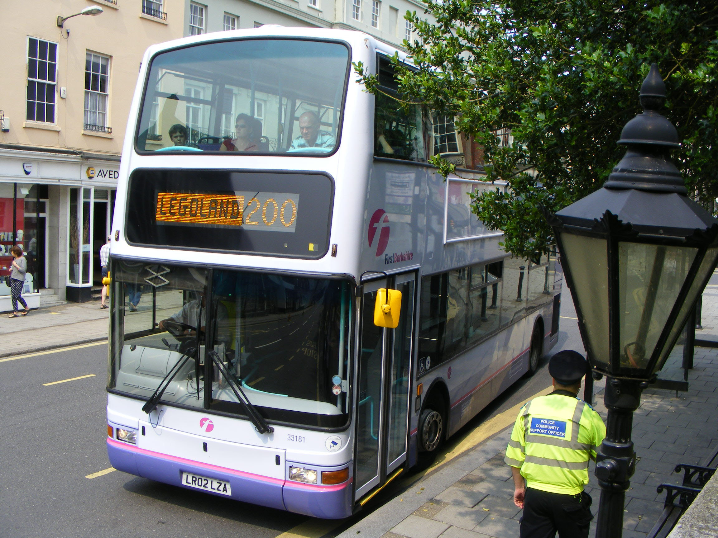 Beeline & First Berkshire | SHOWBUS BUS IMAGE GALLERY | London & Home ...