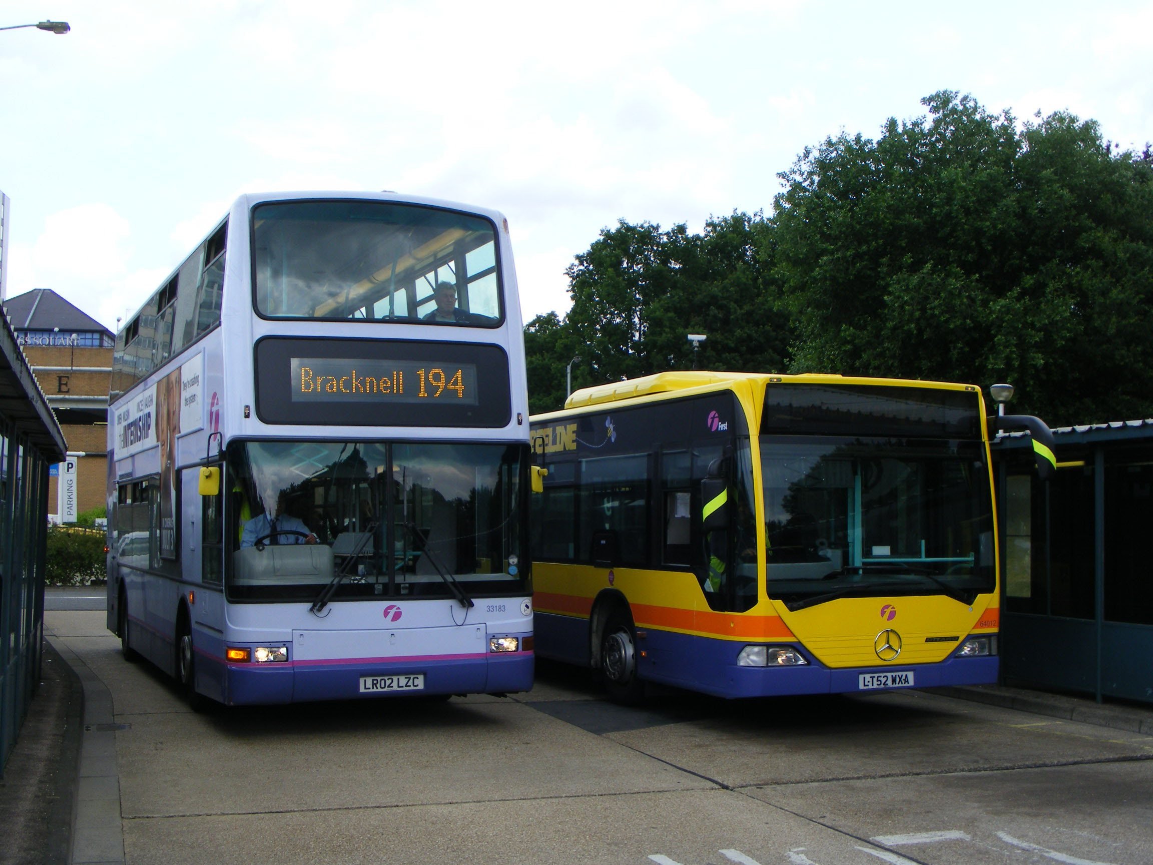 Beeline & First Berkshire | SHOWBUS BUS IMAGE GALLERY | London & Home ...