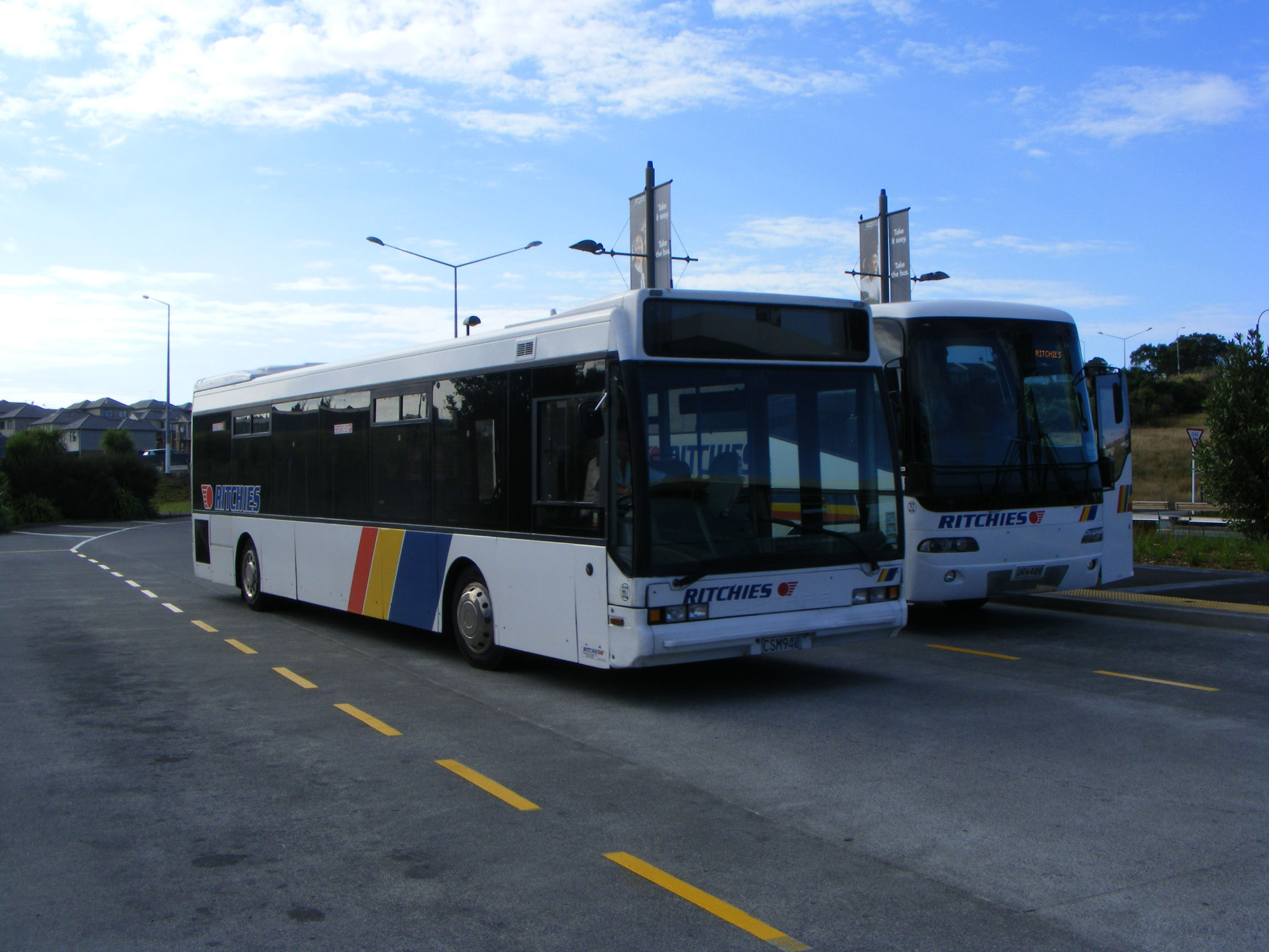 Former Reading Buses overseas | SHOWBUS BUS IMAGE GALLERY
