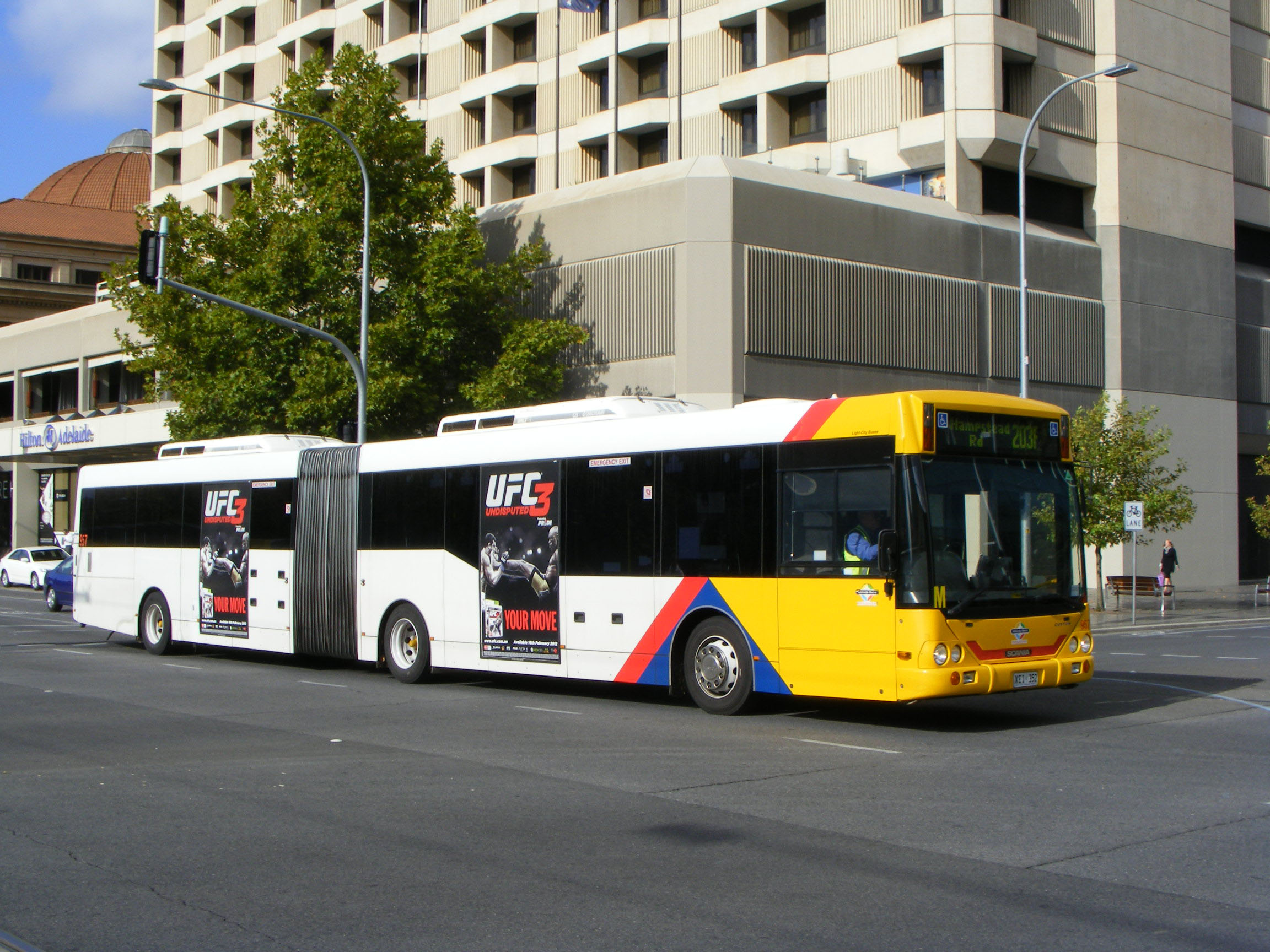 Adelaide Metro articulated buses | australia.SHOWBUS.com BUS IMAGE GALLERY