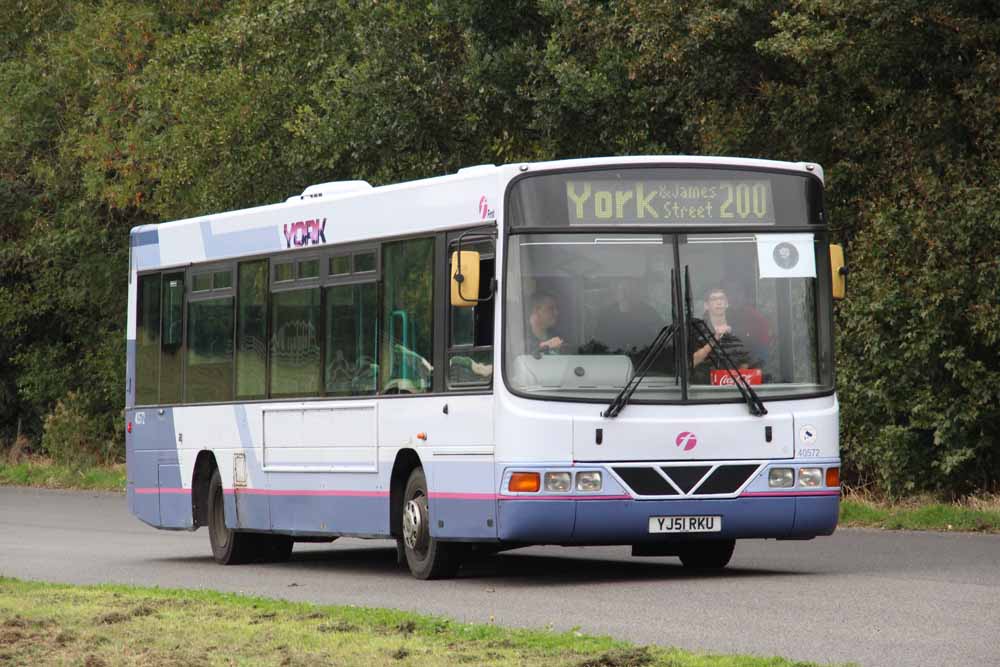First York Volvo B6BLE Wright 40572