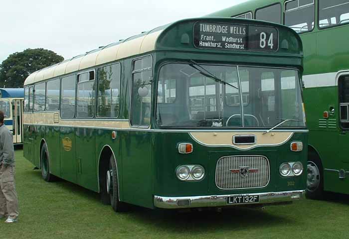 Maidstone & District Leyland Panther Strachan 3132